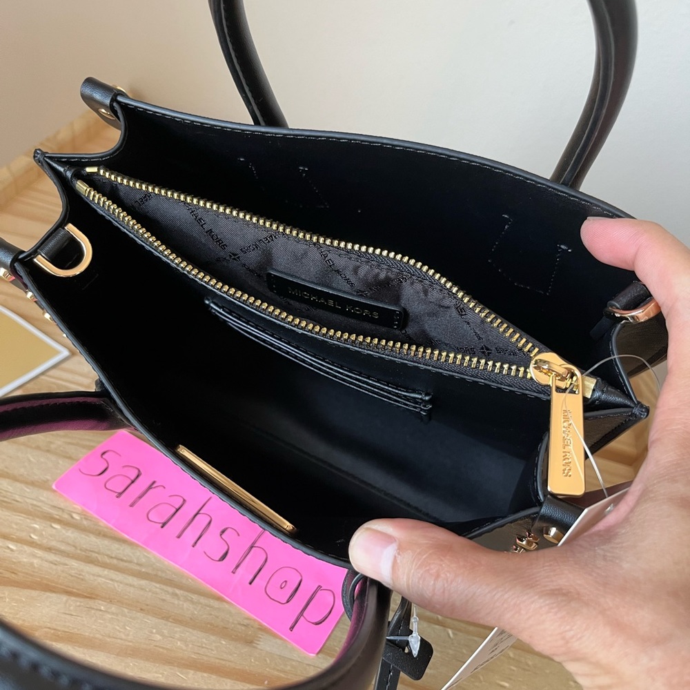 🌼Michael Kors Purse - Picture 8 of 13